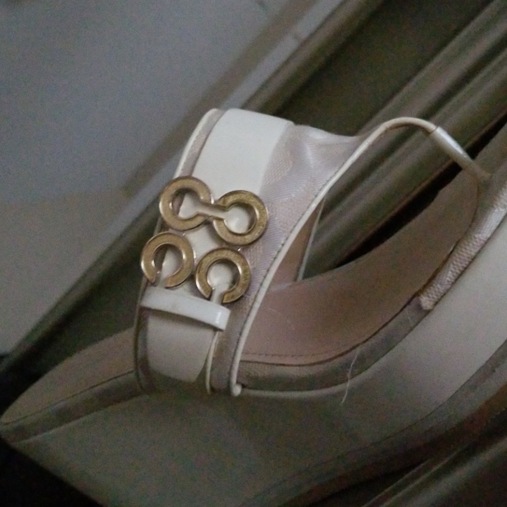 Shoes - Picture 6 of 7